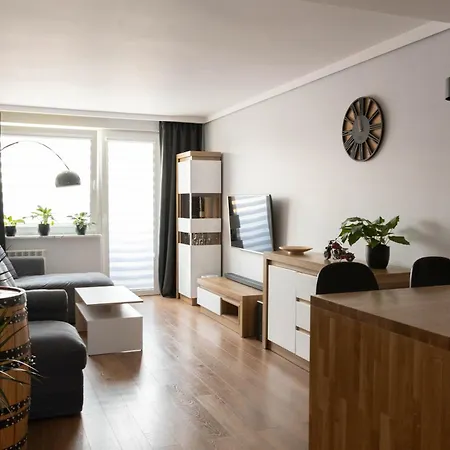 I Parking Przymorze - Plaza 20 Min Spacerem